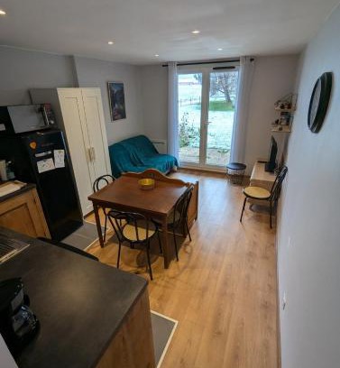 Correncon-en-Vercors Appartement | Studio au rez-de-chaussée accès direct jardin