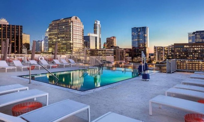 Civic District Copropriété | Studio/Austin - Rooftop Pool, BBQ!