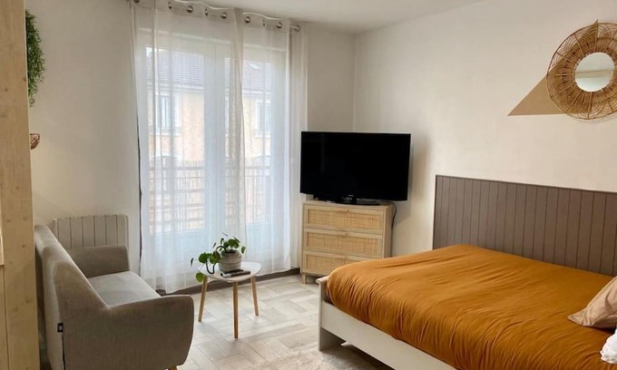 Bourg-en-Bresse Appartement | Studio avec Balcon proche Gare