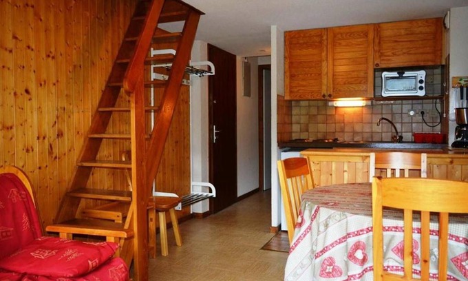 Le Grand-Bornand Appartement | Studio avec cabine et mezzanine, parking et proche des pistes - FR-1-241-170