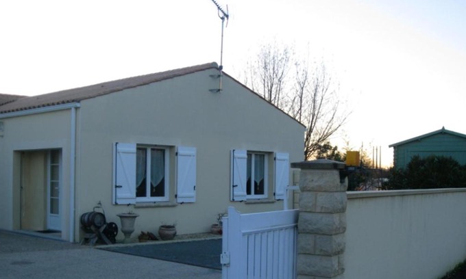 Tonnay-Charente Appartement | Studio avec jardin clos et wifi a Tonnay Charente