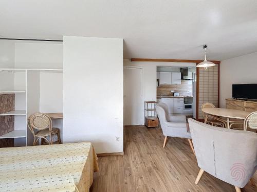 Lamalou-les-Bains Appartement | Studio avec terrasse, proche thermes et centre, animaux acceptés, wifi inclus, Lamalou-les-Bains - FR-1-451-66