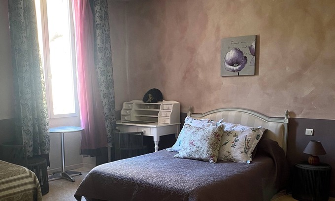 Nyons Appartement | Studio avec terrasse et jardin centre-ville 3 couchages
