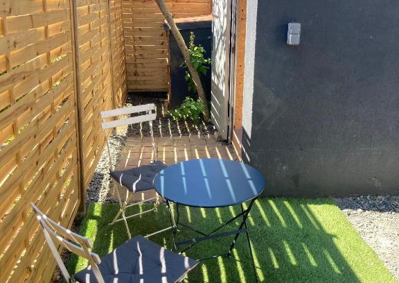 Heuze - Saint-Georges Appartement | Studio avec terrasse et parking au Mans