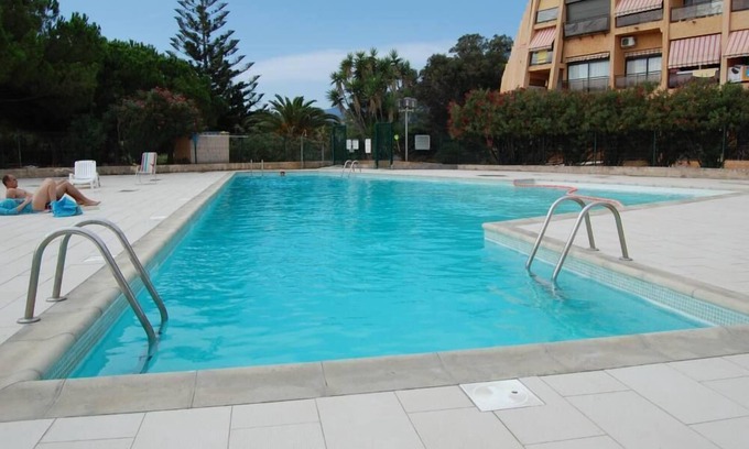 Santa-Lucia-di-Moriani Appartement | Studio en bord de mer