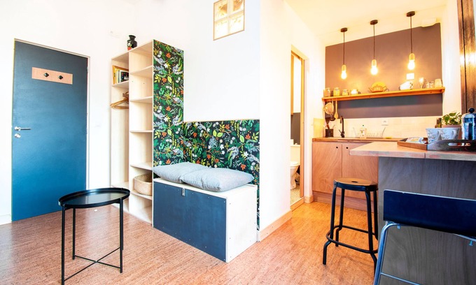 Republique - Les Ponts Appartement | Studio bohème sur l’île de Nantes / Proche Tramway