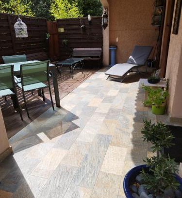 Brouzet-les-Ales Appartement | Studio Bouquet