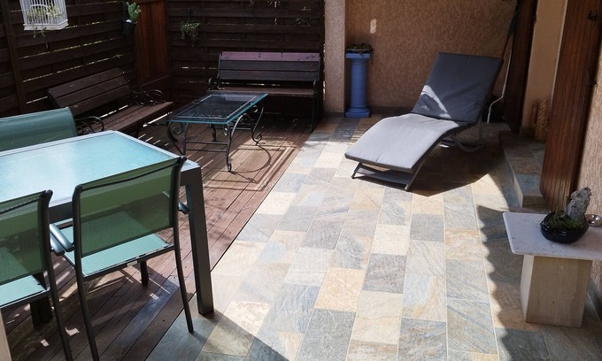 Brouzet-les-Ales Appartement | Studio Bouquet