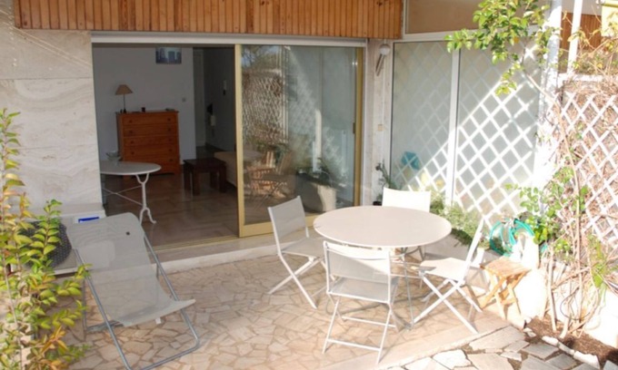 Cannes Appartement | Studio en bord de mer dans résidence avec parc et piscine