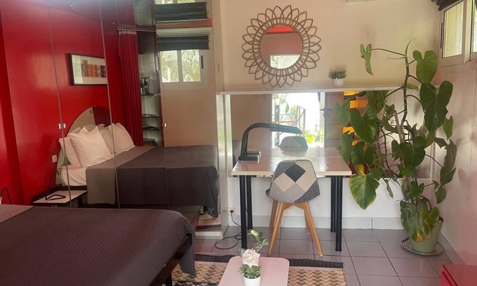 Grand Dakar Appartement | Studio C avec balcon et vue sur la mer et le jardin