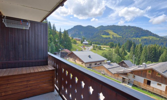Notre-Dame-de-Bellecombe Appartement | Studio cabine cosy à 1450m avec vue et balcon, proche téléski - FR-1-505-19