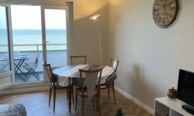 Le Home Appartement | Studio cabine avec parking près de la plage