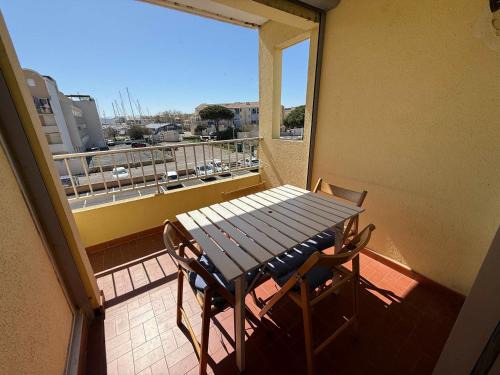 Gruissan Appartement | Studio Cabine à Gruissan pour 4 Pers. avec Loggia et Parking Privé – Résidence Voile d'Oc - FR-1-784-11