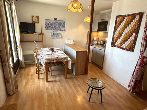 Les Saisies Appartement | Studio Cabine Central aux Saisies avec Balcon - 4 Pers, 2 Étoiles - FR-1-594-192