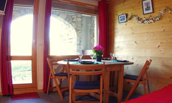 Les Avanchers-Valmorel Appartement | Studio cabine chaleureux avec terrasse, proche pistes - 4 pers, animaux OK, parking en option - FR-1-291-772