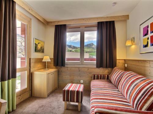 Belle Plagne Appartement | Studio cabine chaleureux, 4 pers, balcon, vue montagnes, près des pistes, spa - FR-1-455-184