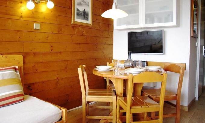 Avoriaz Appartement | Studio Cabine Rénové, Sud avec Balcon, Proche Commerces et Remontées Mécaniques à Morzine - FR-1-634-30