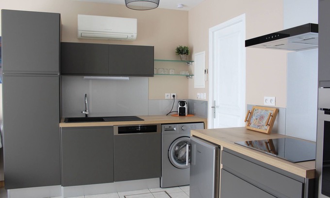 Jarrie Appartement | Studio calme et ensoleillé