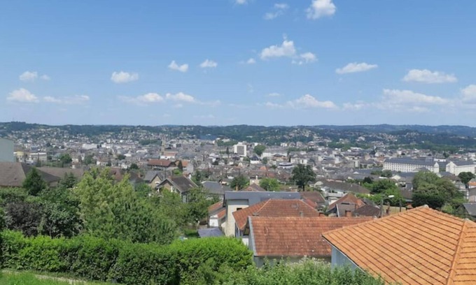 Brive-la-Gaillarde Appartement | Studio Calme Chaleureux