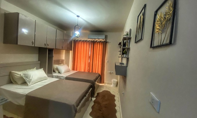 Al-Hammam Appartement | Studio Carmen with a Pool View