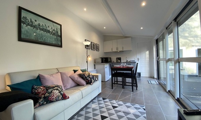 La Roche-Posay Appartement | Studio lumineux avec jardin privé et terrasse en plein centre de La Roche-Posay