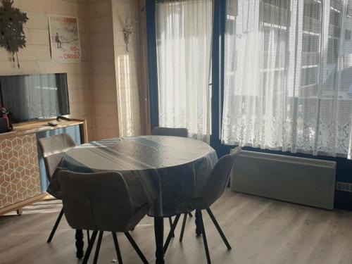 Les Carroz-d'Araches Appartement | Studio chaleureux, balcon sud, 4 pers., proche centre et pistes - Les Carroz - FR-1-572-218