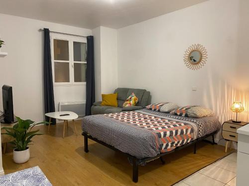 Excideuil Appartement | Studio chaleureux Centre Ville
