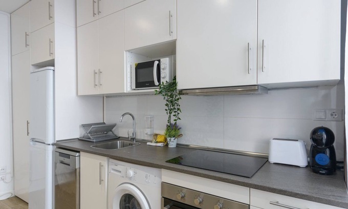 San Blas-Canillejas Appartement | Studio close to Metropolitano, airport and IFEMA