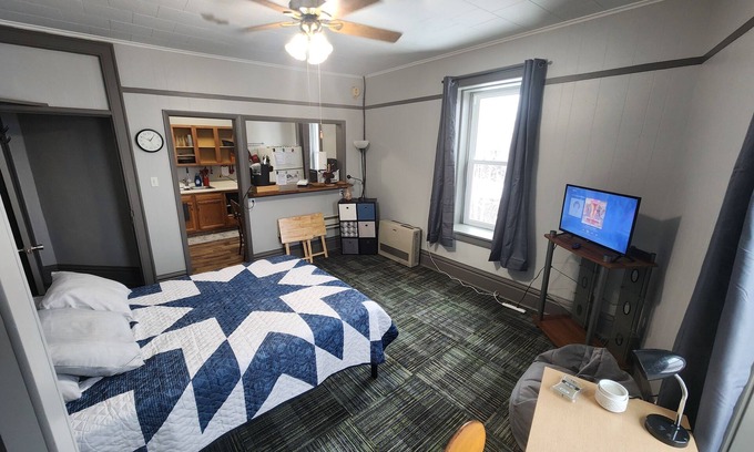 South Range Appartement | Studio Close to MTU, Houghton, Keweenaw, Dining, on the Trail & Full Amenities