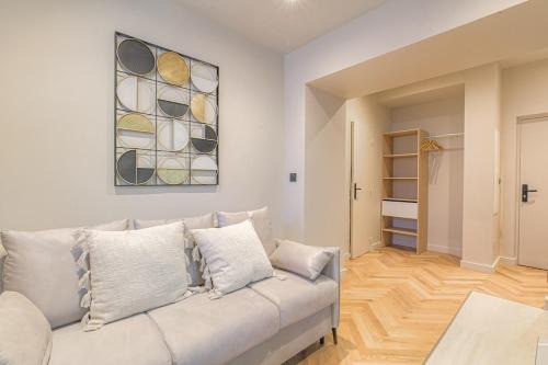 Ecully Appartement | Studio contemporain avec terrasse ensoleillée