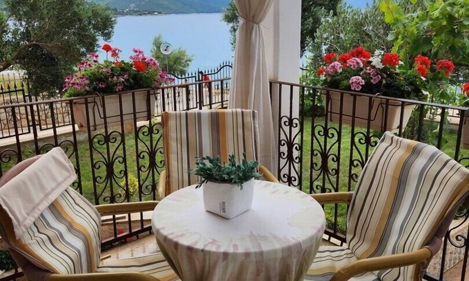 Martinscica Appartement | Studio CORALIA with sea view 10m vom Strand