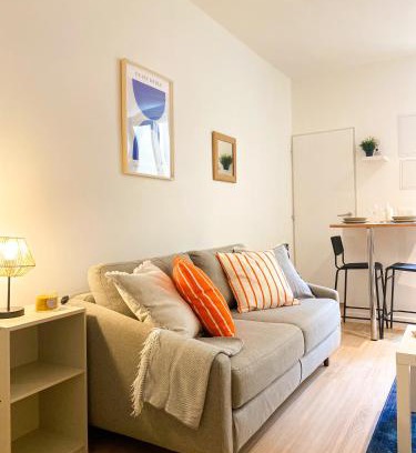 Villefranche-sur-Saone Appartement | Studio cosy Eglise Notre-Dame-des-Calades