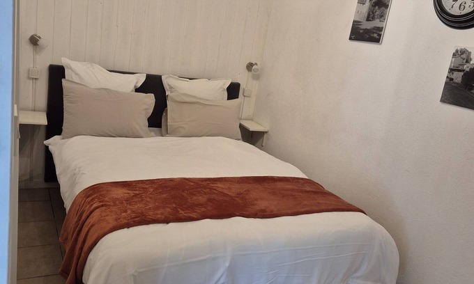 Crest Appartement | Studio-Cottage-Ensuite with Shower-Courtyard view