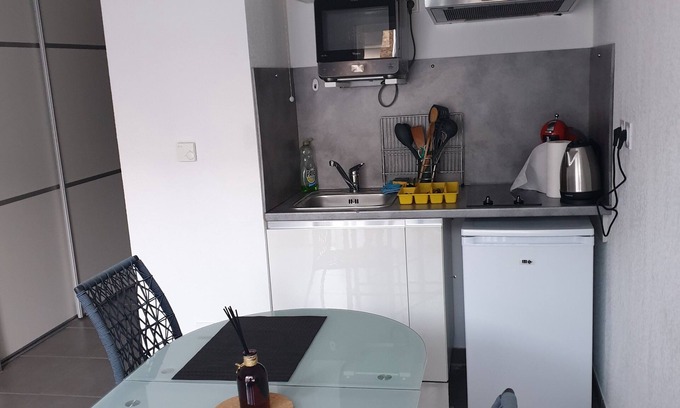 Corte Appartement | Studio Dans Résidence Récente