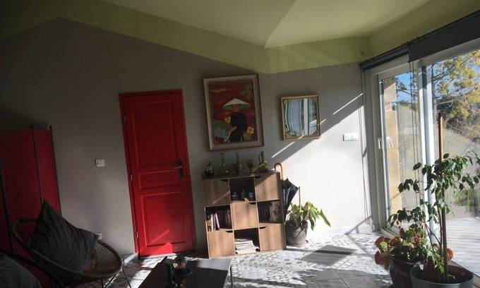Pujaut Appartement | STUDIO DES COQUELICOTS DANS UN MAS PROVENCAL