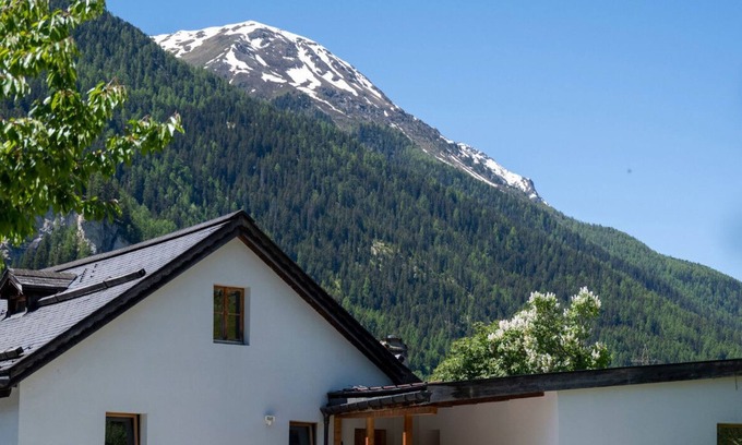 Ardez Appartement | STUDIO EG MUGLIN: RENOVATED 1-ROOM FLAT IN THE FORMER MILL OF THE MOUNTAIN VILLAGE OF ARDEZ