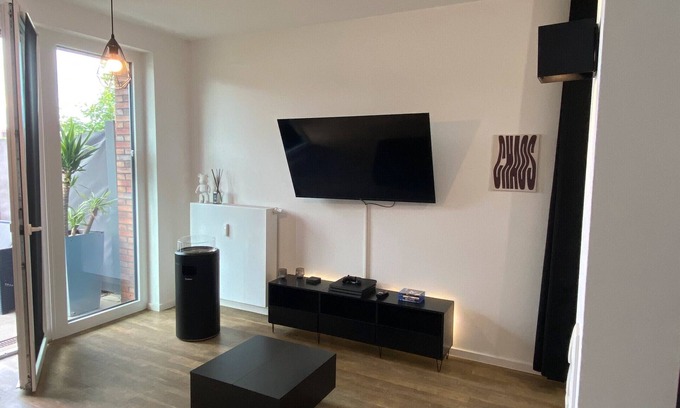 Lueneburg Appartement | Studio 'Ein Zimmer Mit Blick' with Balcony and Wi-Fi
