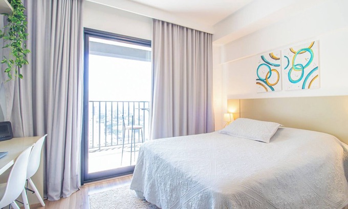 Santo Amaro Appartement | Studio elegante com varanda e ótima localização
