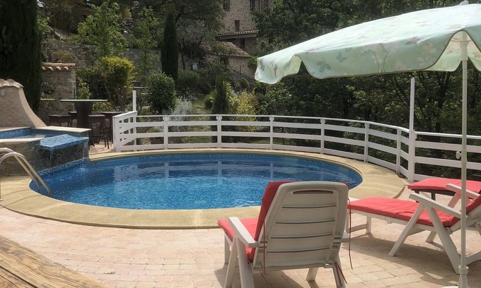 Luceram Appartement | studio en pierre avec jolie piscine entre mer et montagne