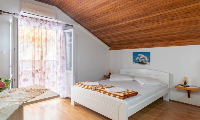 Zastrazisce Appartement | Garçonnière avec le balcon Baie Vela Stiniva, Hvar (AS-14511-c)