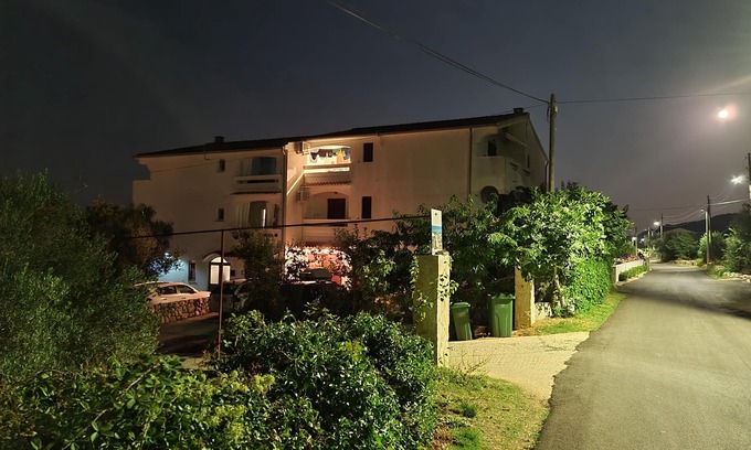 Dobropoljana Appartement | Garçonnière avec le balcon et la vue sur le mer Dobropoljana, Pasman (AS-8198-a)