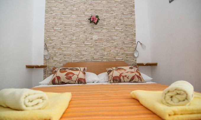 Milna Appartement | Garçonnière avec le balcon et la vue sur le mer Milna, Hvar (AS-22619-c)