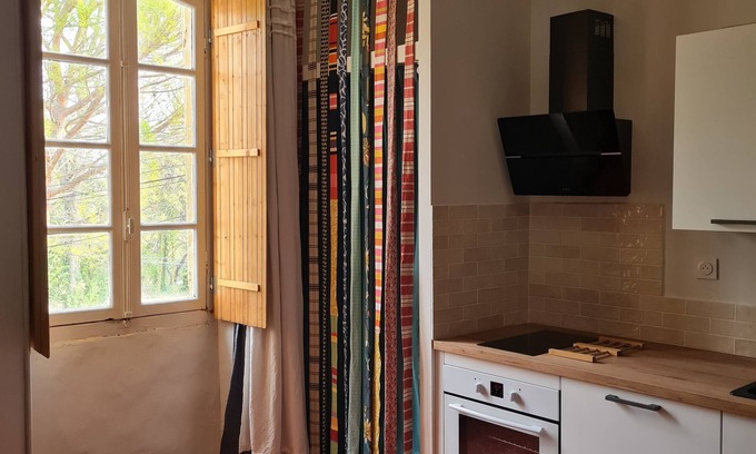 Bedarrides Appartement | Studio neuf dans corps de ferme atypique