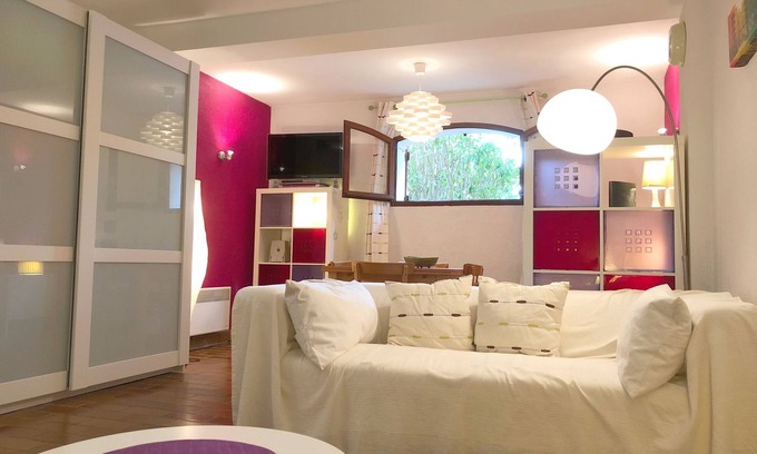 Les Lecques Appartement | Studio 37 m2 - plage 6mn à pieds - parking - confort - calme - central