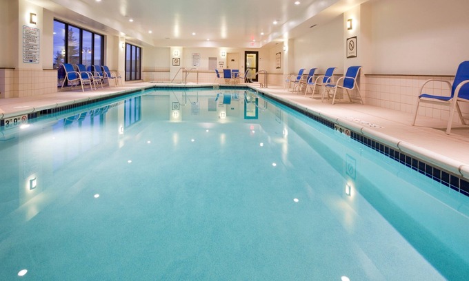 Oconomowoc Appartement | Studio | Free Breakfast. Pool. Gym