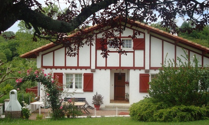 Urcuray Appartement | STUDIO GETTE HASPARREN au Pays Basque proche thermes de Cambo