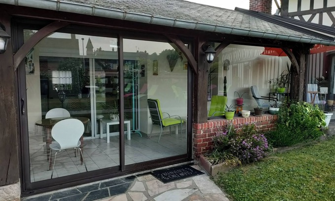 Longueville-sur-Scie Appartement | Studio gite for vacations or travel