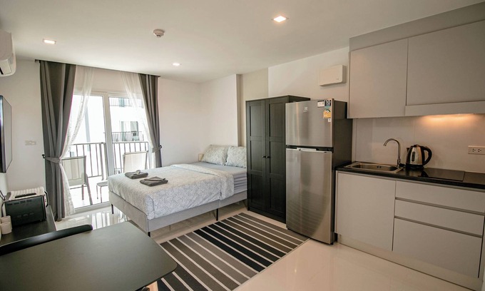 Kram Copropriété | Studio High floor, AC, Well equiped Kichen, beautiful balcony view