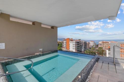 Emiliano Zapata Maison | Studio in Central Location, Rooftop Pool, Hot Tub, Gym, Fire Pit