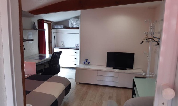 Saint-Illiers-la-Ville Appartement | Studio indépendant